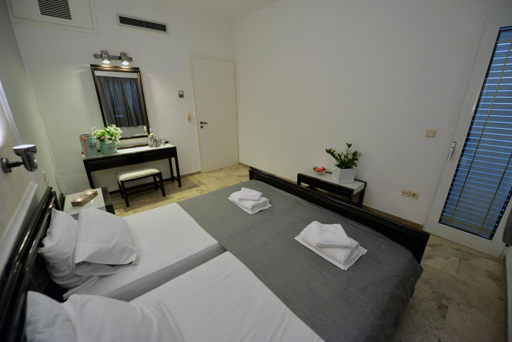 Hotel Anna Apartments Kokkini Hani Exteriör bild